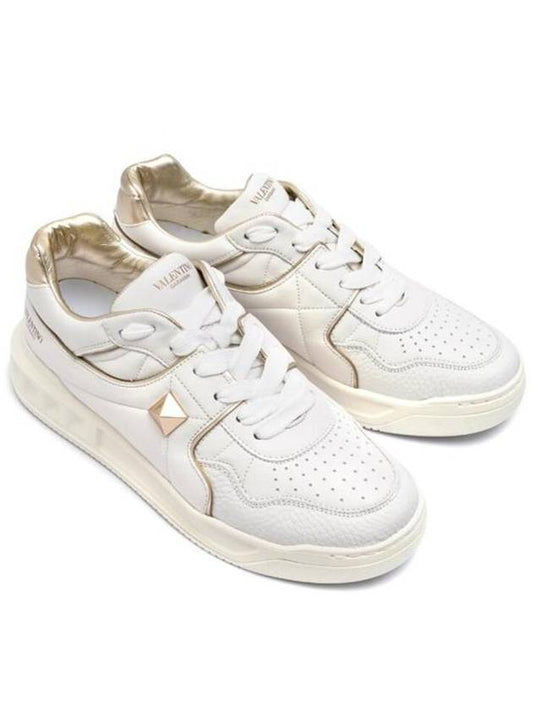 One Stud Low Top Sneakers White - VALENTINO - BALAAN 2
