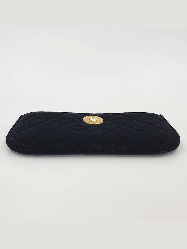 Women s Season Velvet Pouch - CHANEL - BALAAN 7