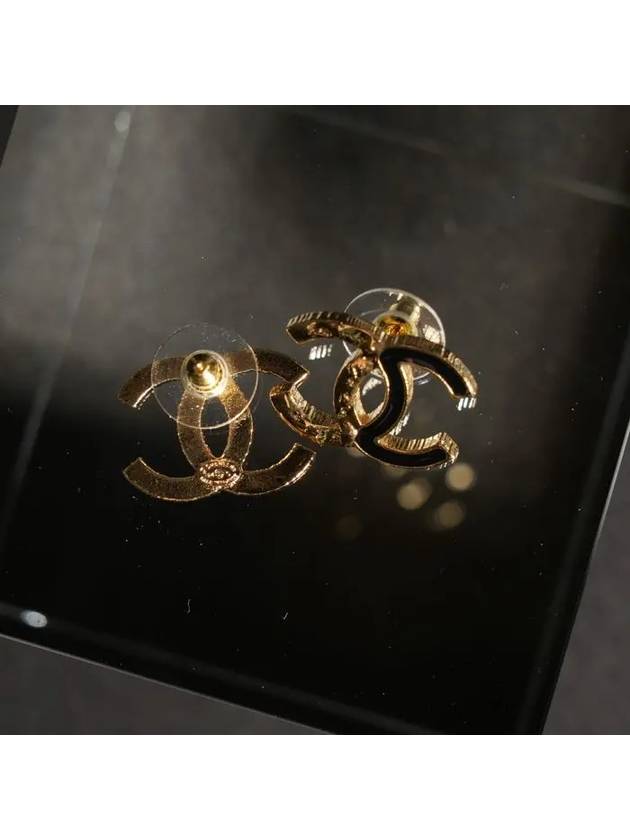 CC logo two tone earrings gold black - CHANEL - BALAAN 4