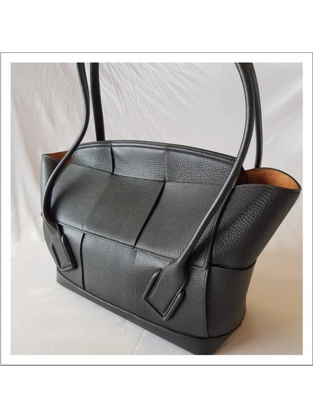 Arco Medium Tote Bag Black - BOTTEGA VENETA - BALAAN.