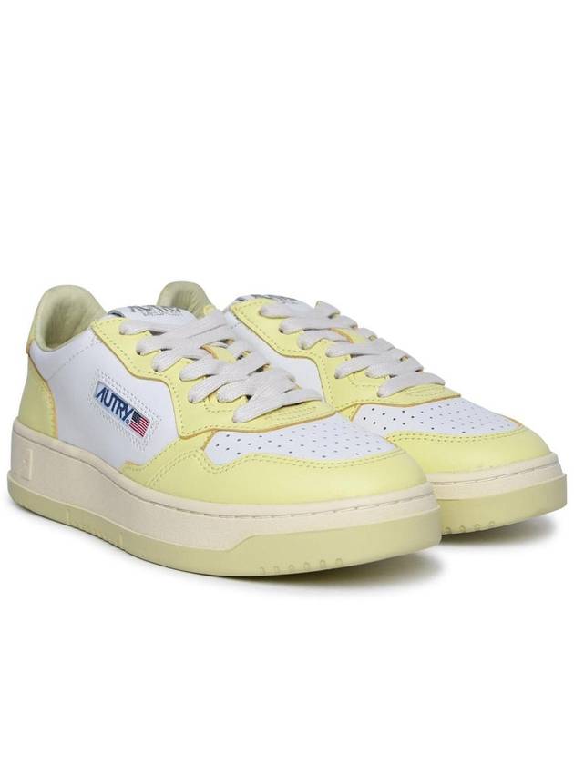 Women's Medalist Bi-Color Low-Top Sneakers Yellow - AUTRY - BALAAN 3