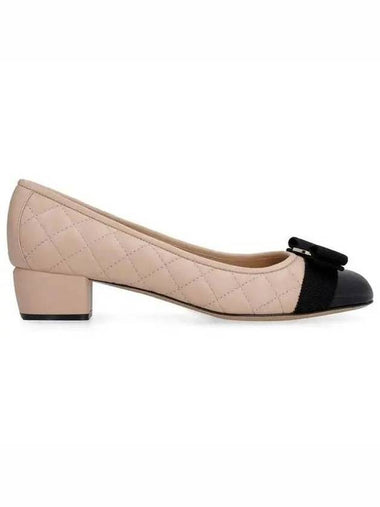 Vara Quilted Pumps Beige - SALVATORE FERRAGAMO - BALAAN 1