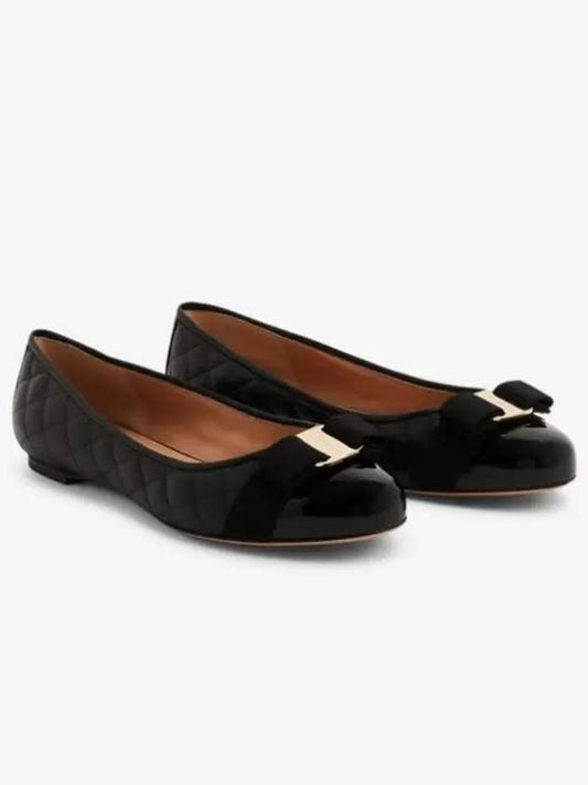 Varina Quilting Leather Ballet Flat Black - SALVATORE FERRAGAMO - BALAAN 2