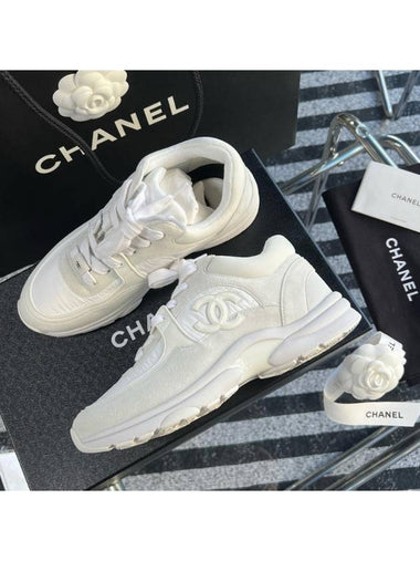 Women s Logo Patch Low Top Sneakers White Leather CC - CHANEL - BALAAN 1