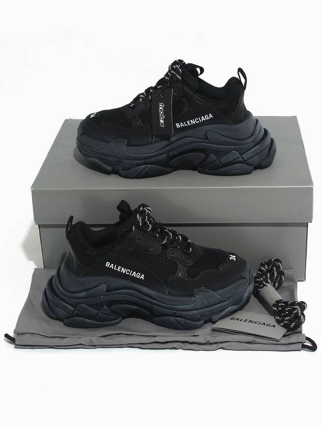 Triple S Low Top Sneakers Black - BALENCIAGA - BALAAN.