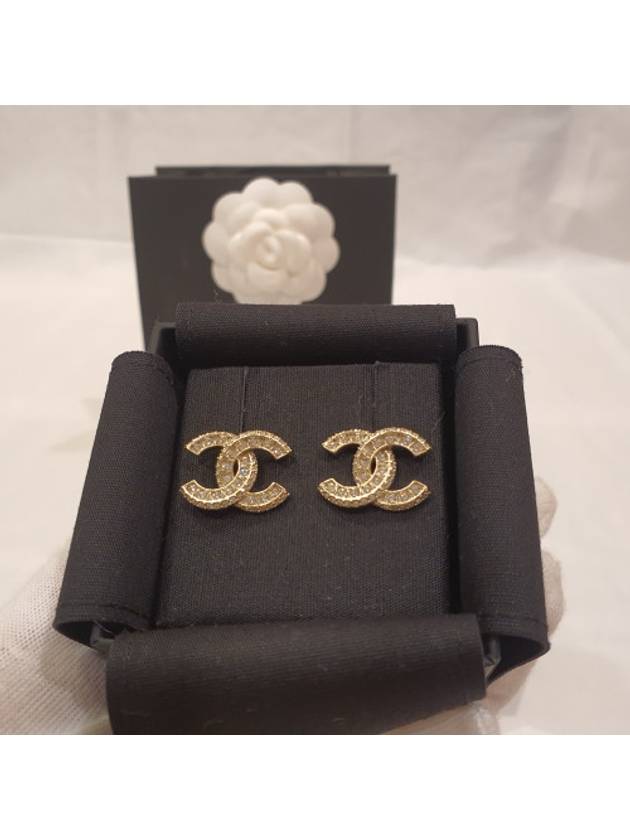 Metal Earrings Diamantes & Gold Crystal - CHANEL - BALAAN 3