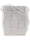 Intrecciato Cassette Small Bucket Bag White - BOTTEGA VENETA - BALAAN 2