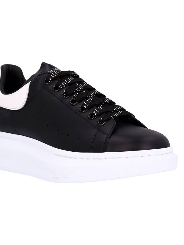 Oversized Leather Tab Low Top Sneakers Black - ALEXANDER MCQUEEN - BALAAN 6