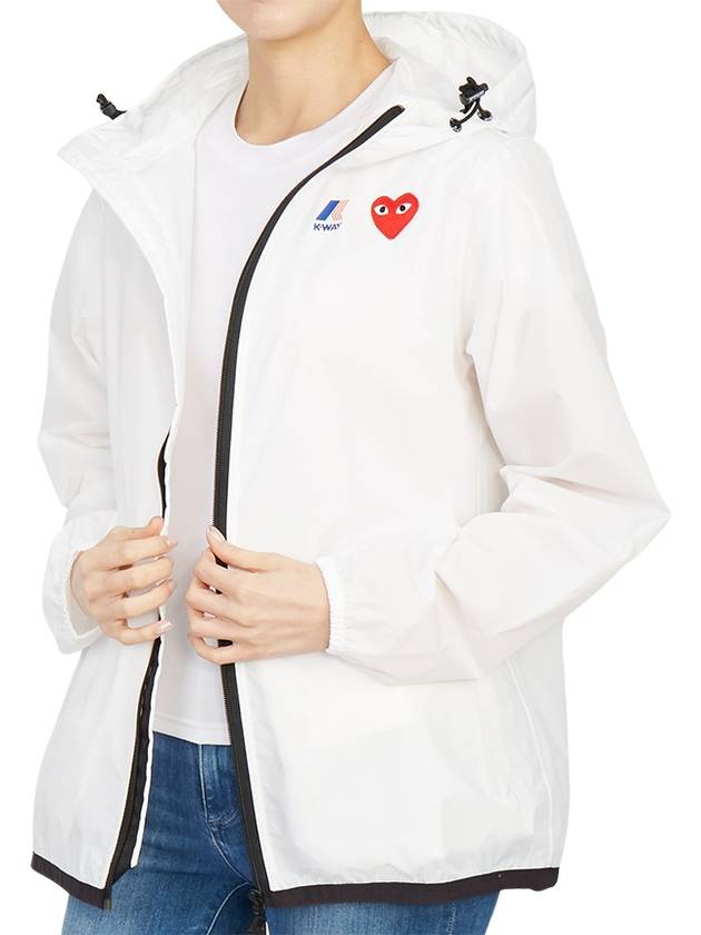 Small Heart Wappen Windbreaker White - COMME DES GARCONS - BALAAN 7