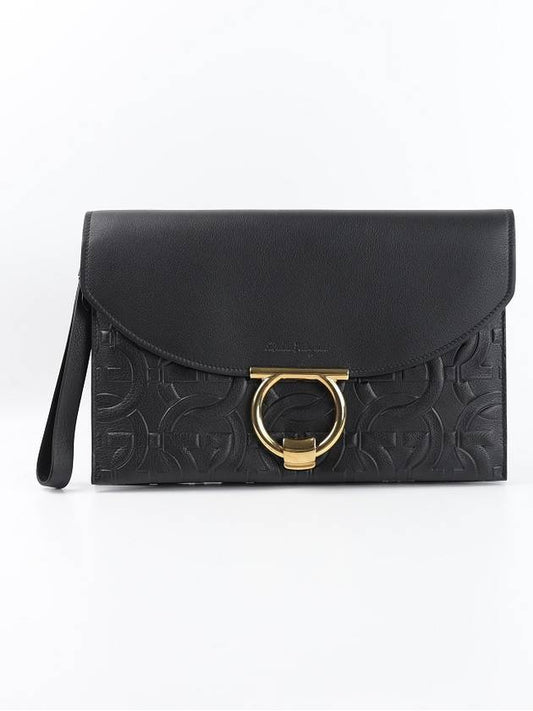 embossed Gancini Margot clutch bag black - SALVATORE FERRAGAMO - BALAAN 2