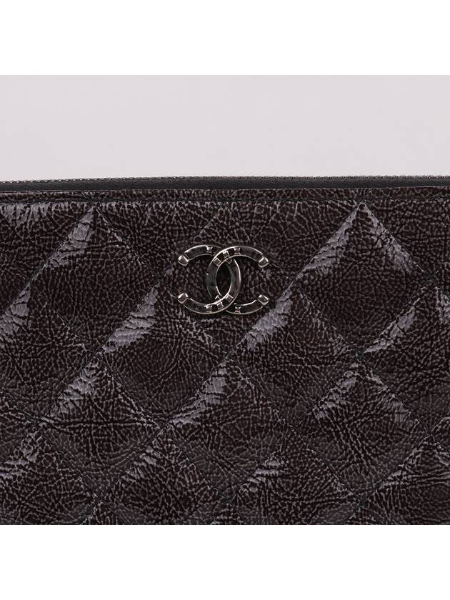 CC silver gray patent large clutch bag - CHANEL - BALAAN 2