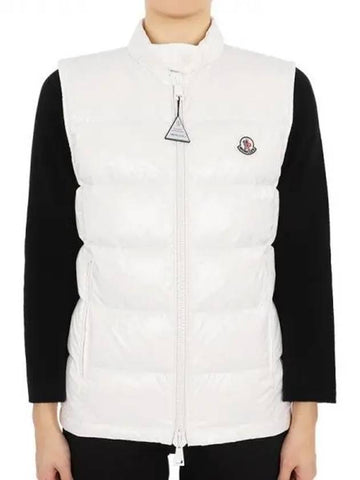 Women s ALCIBIA Logo Patch Padded Vest White 1A00066 597EU 034 270739 1101472 - MONCLER - BALAAN 1