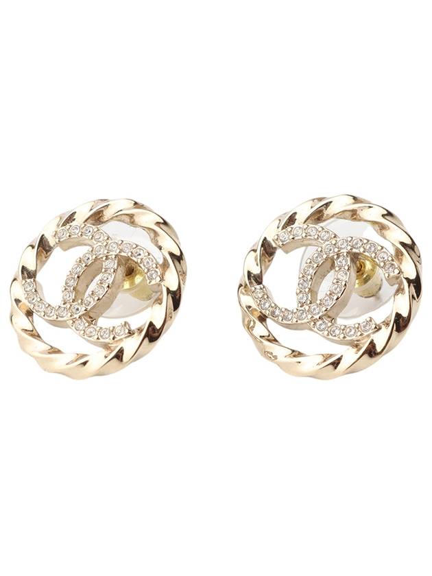 ABA208 CC logo crystal round earrings 33778 1 - CHANEL - BALAAN 2