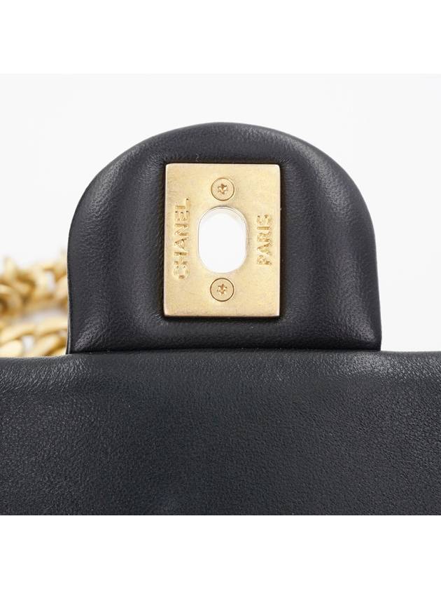 Women s Classic Season Flap Bag Mini - CHANEL - BALAAN 22