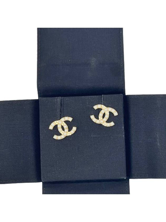 24 CC Logo Pearl Gold Earrings ABD722 - CHANEL - BALAAN 2