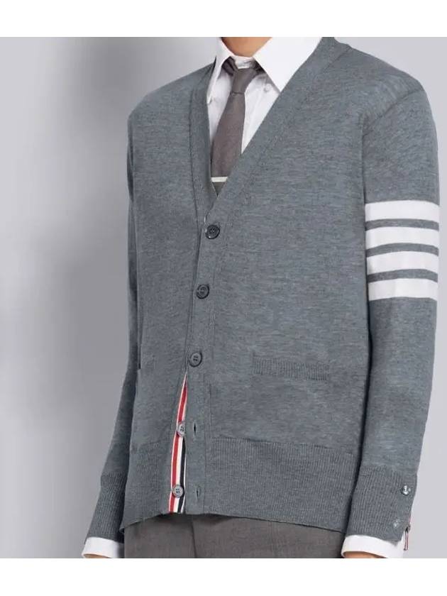 Men's Sustainable Classic Diagonal Wool Cardigan Pale Grey - THOM BROWNE - BALAAN 4