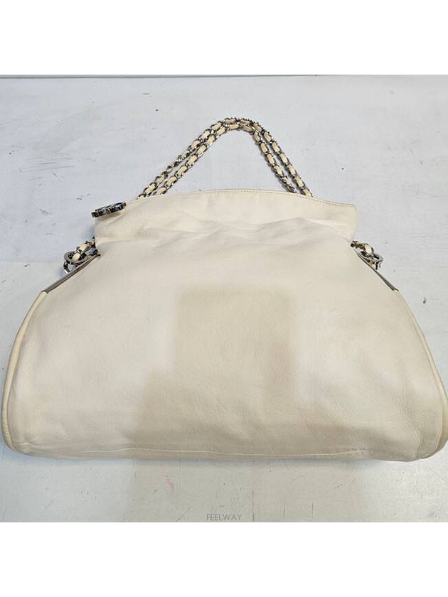 beige shoulder bag - CHANEL - BALAAN 5