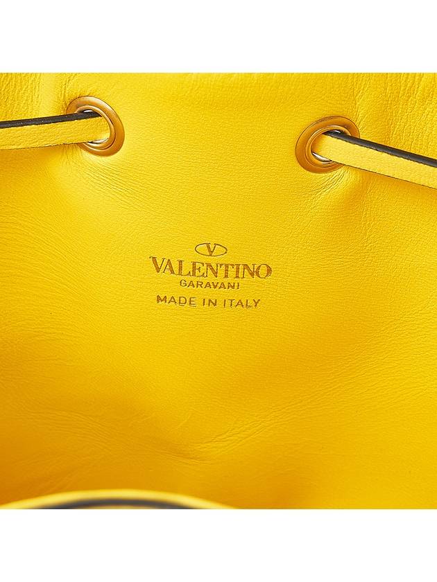 Women's V Logo Signature Chain Bucket Bag Yellow - VALENTINO - BALAAN 10