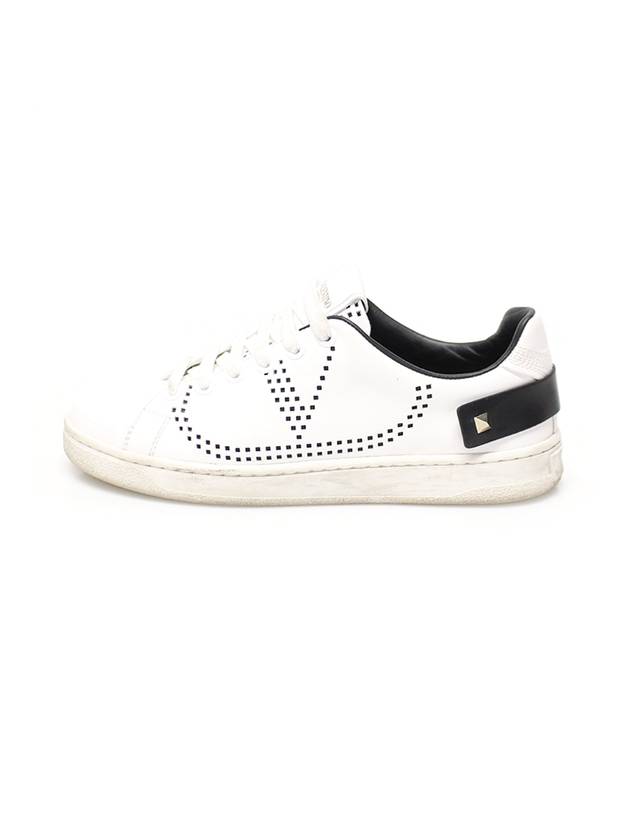 Women s Valentino SY2S0C04DYH White Calfskin V Logo Punching Rockstud Backnet Sneakers 34 gt Gangbuk used luxury goods - VALENTINO - BALAAN 5