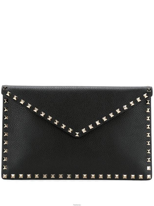 Rockstud Envelope Clutch Bag Black - VALENTINO - BALAAN 3