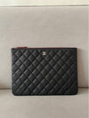 Medium Classic Clutch Bag Caviar Leather & Silver Black - CHANEL - BALAAN 3