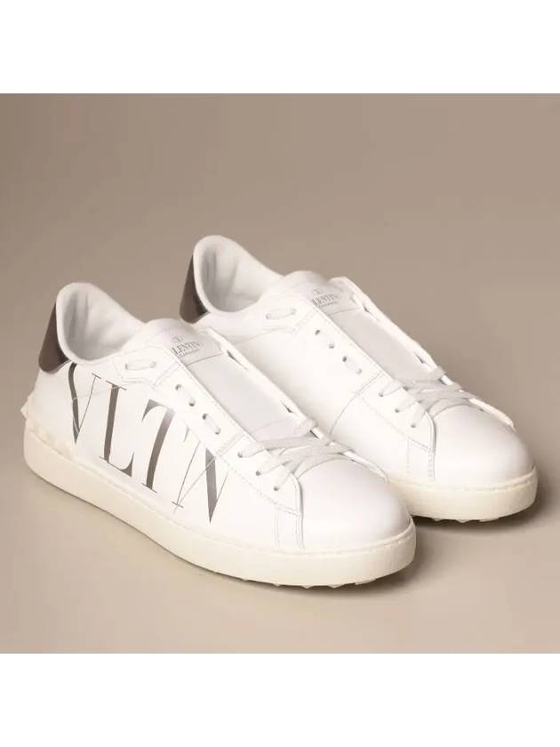 Men's Hidden Strap VLTN Logo Rockstud Low Top Sneakers White - VALENTINO - BALAAN 3