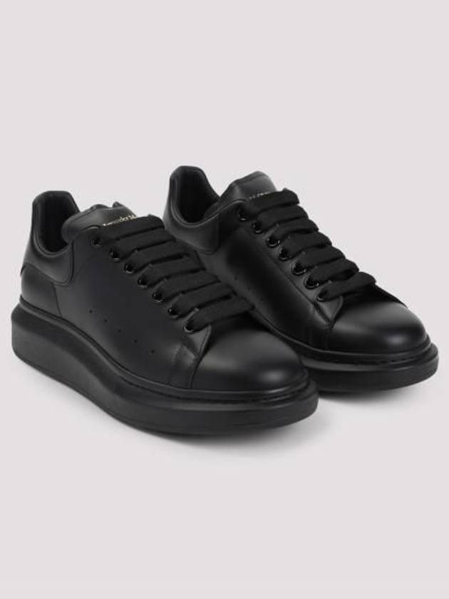 Oversized Low-Top Sneakers Black - ALEXANDER MCQUEEN - BALAAN 2