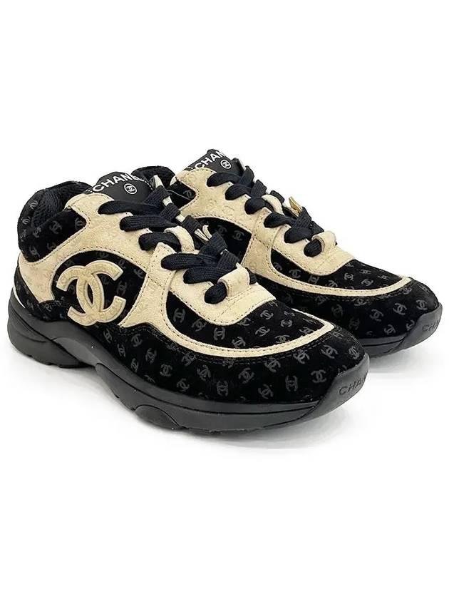 22A CC printed sneakers 35 black beige 3ET0181 - CHANEL - BALAAN 1