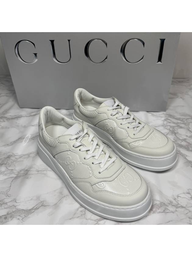 GG Emboss Low Top Sneakers White - GUCCI - BALAAN 2