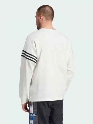 New Classic Long Sleeve IY4900 Domestic Product GQDO24092090549 - ADIDAS - BALAAN 1