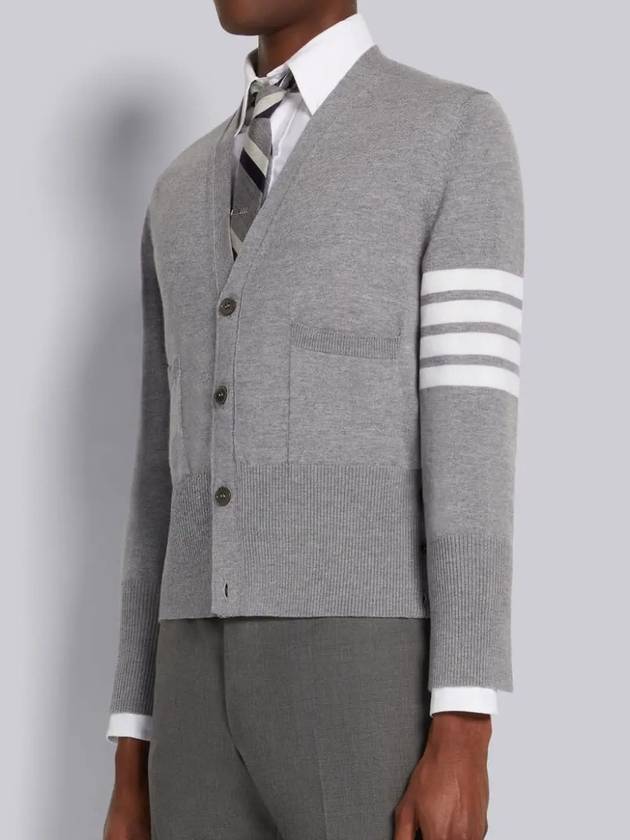 Men's 4 Bar Mr. Tom Icon Intarsia Bag Classic Merino Wool Cardigan Grey - THOM BROWNE - BALAAN 6