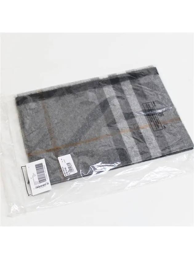 Giant Check Cashmere Scarf Grey - BURBERRY - BALAAN 8