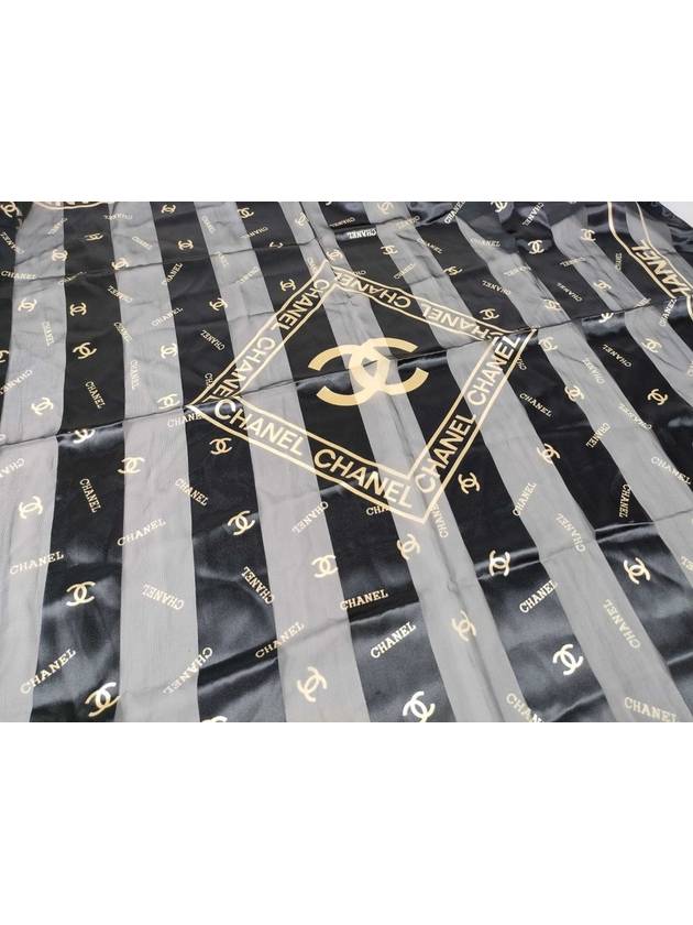 logo black gold large scarf - CHANEL - BALAAN 4