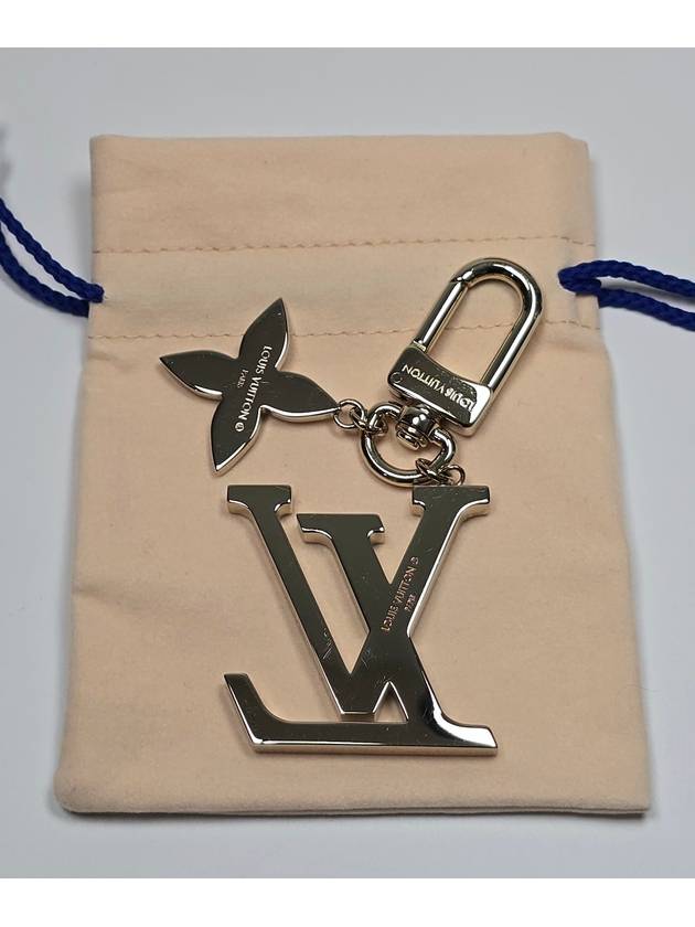 LV Signature Pearl Keyring - LOUIS VUITTON - BALAAN 3