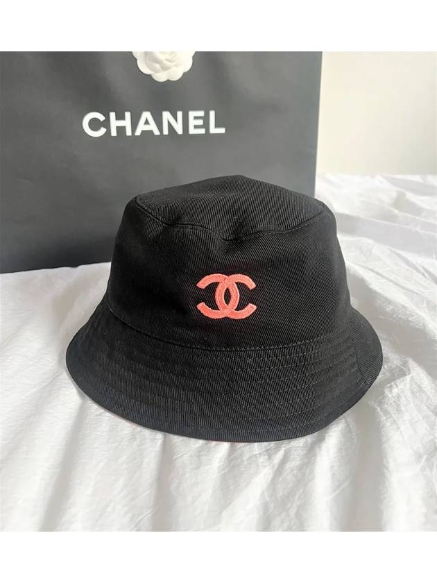 CC Logo Reversible Bucket Hat Black - CHANEL - BALAAN 2