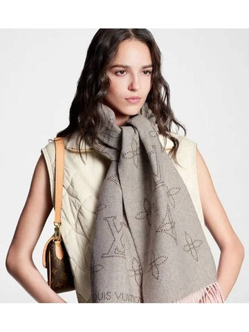 Muffler Scarf Mahina Flight Mode Gray Rose M79402 - LOUIS VUITTON - BALAAN 1