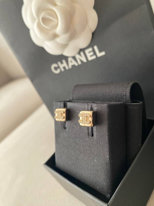 CC logo earrings square crystal earrings gold ABC831 - CHANEL - BALAAN 3