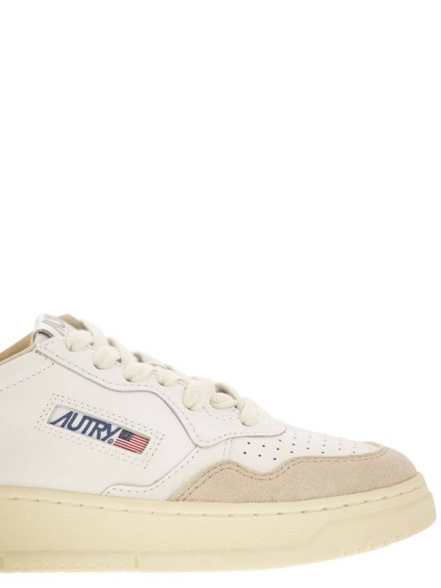 Medalist Leather Low-Top Sneakers Gold White - AUTRY - BALAAN 7