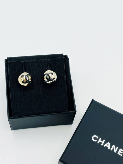 Earrings round ball CC logo gold - CHANEL - BALAAN 2