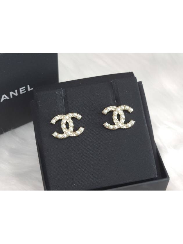 CC Logo Pearl Stud Earrings Gold - CHANEL - BALAAN 2