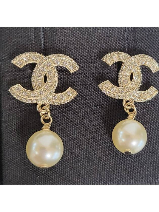 CC Metal Logo Pearl Earrings Gold - CHANEL - BALAAN 2