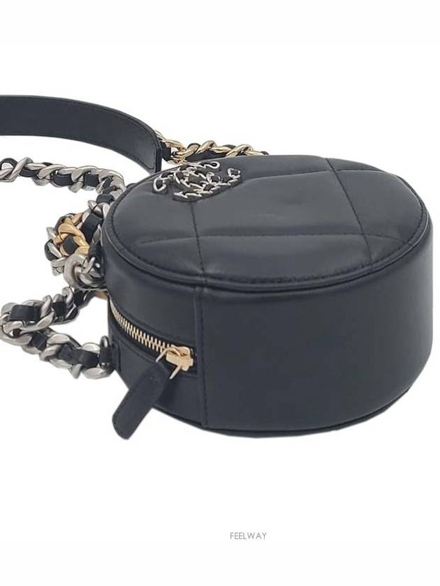 women cross bag - CHANEL - BALAAN 6