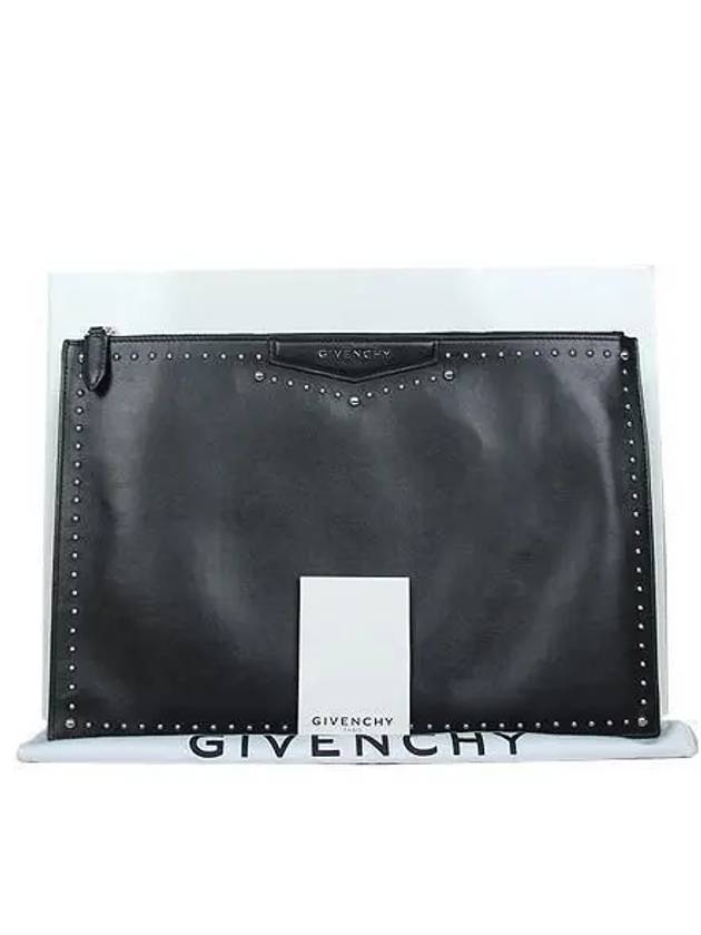 BC06822681 Silver logo studded black leather unisex clutch bag - GIVENCHY - BALAAN 3