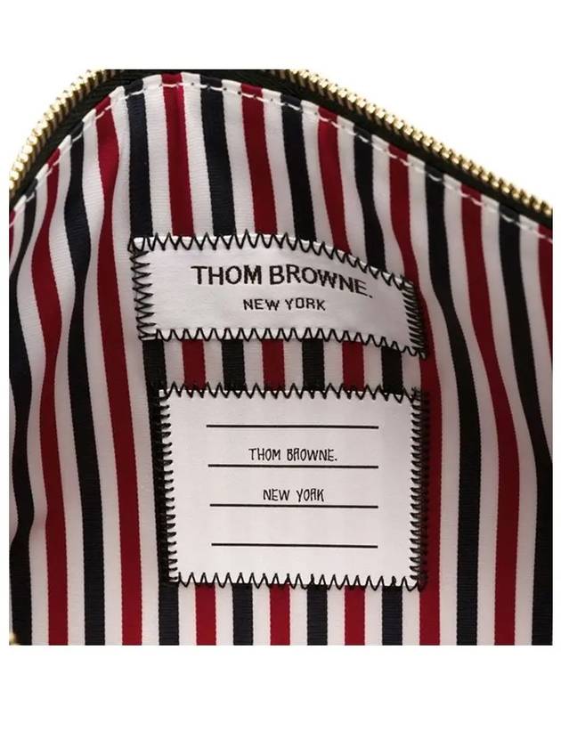 Pebble Grain Three Stripes Zipper Small Clutch Bag Black - THOM BROWNE - BALAAN 5