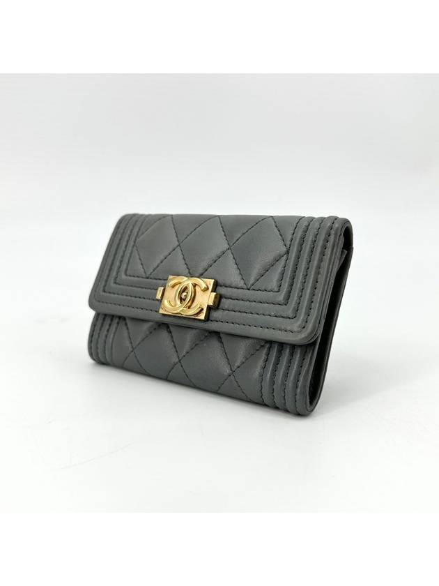 Lambskin boy flap card wallet - CHANEL - BALAAN 3