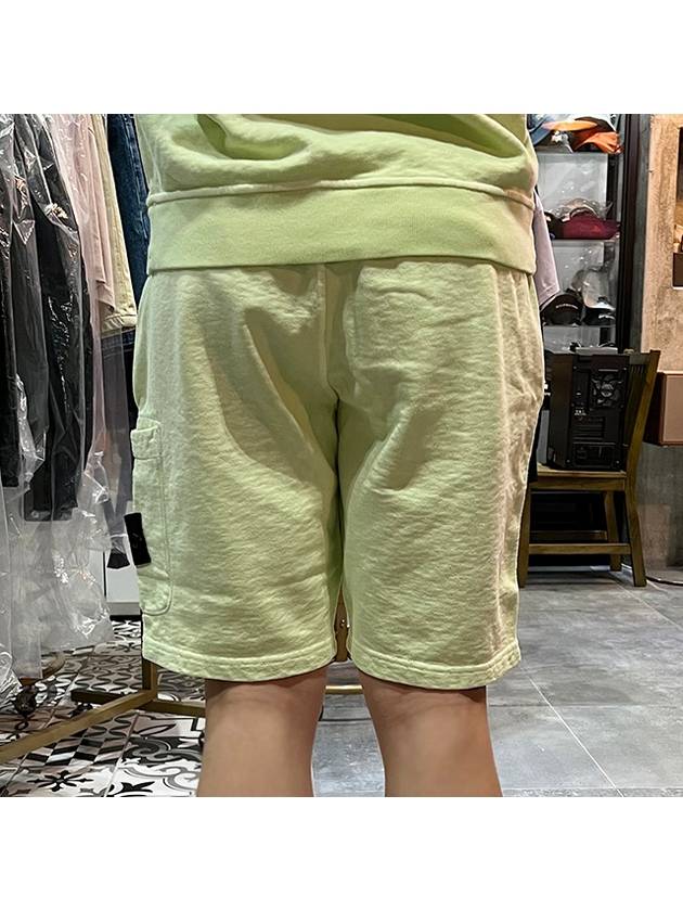 Men's Logo Patch Cargo Shorts Light Green - STONE ISLAND - BALAAN.