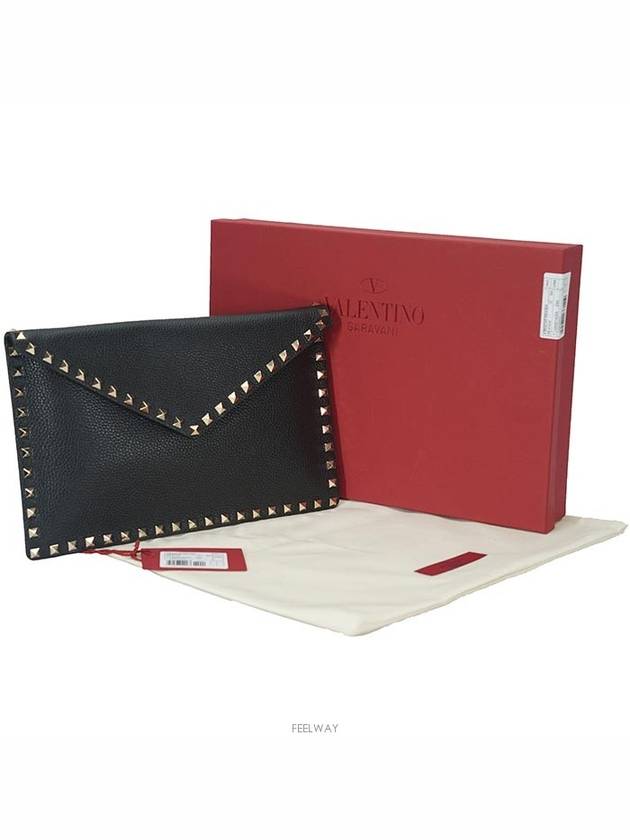 Rockstud Envelope Pouch Clutch Bag Black - VALENTINO - BALAAN 7