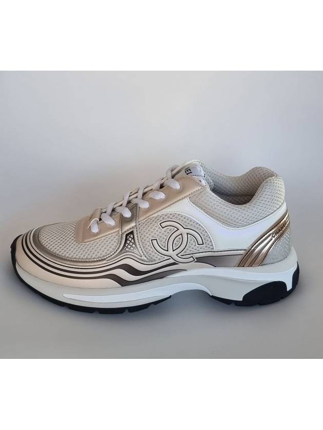 Women CC Logo Fabric Laminated Low Top Sneakers Silver Ivory - CHANEL - BALAAN 3