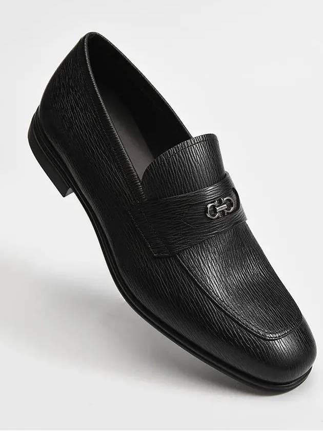 Salvatore Gancini Ornament Moccasin Loafers - SALVATORE FERRAGAMO - BALAAN.