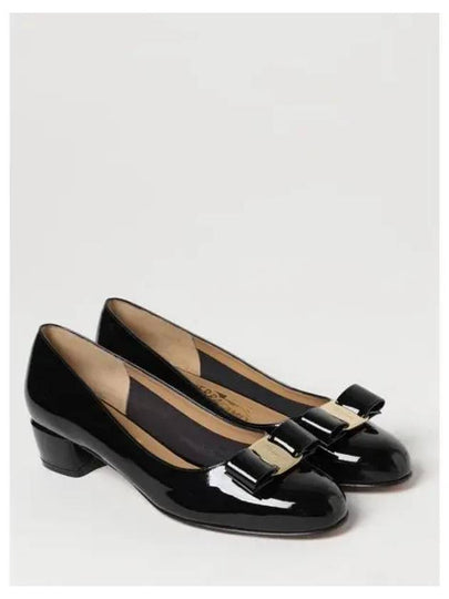 Vara Bow Patent Pumps Black - SALVATORE FERRAGAMO - BALAAN 2